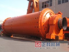 转子在立式板锤宅男黄色视频中起到什么作用？